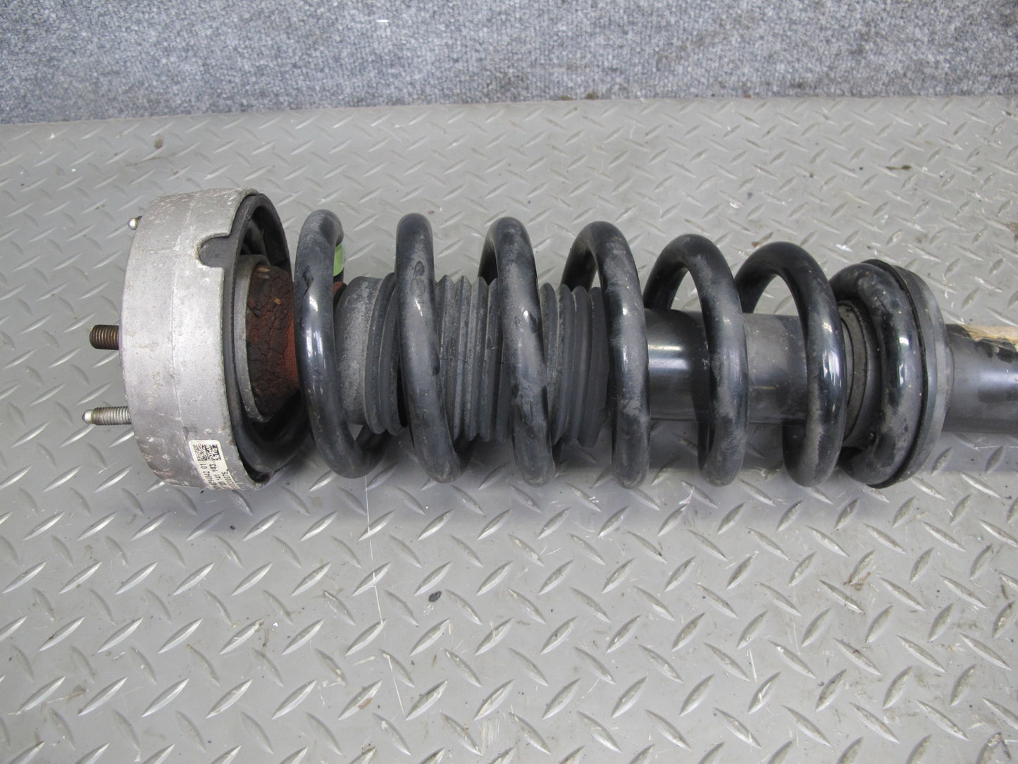 2010-2011 BMW E72 X6 AWD Hybrid Front Left & Right Strut Shock Absorber Set of 2