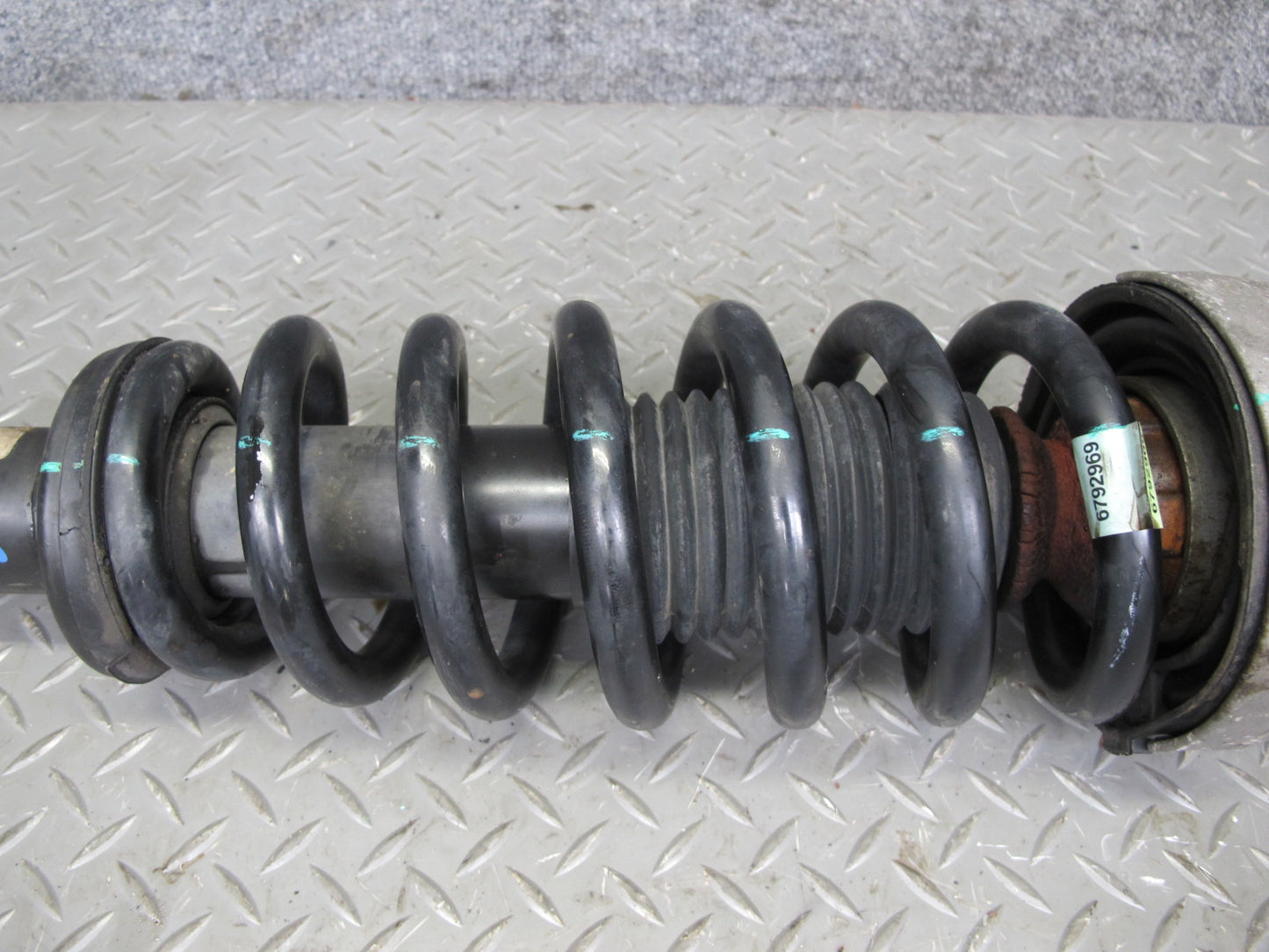 2010-2011 BMW E72 X6 AWD Hybrid Front Left & Right Strut Shock Absorber Set of 2