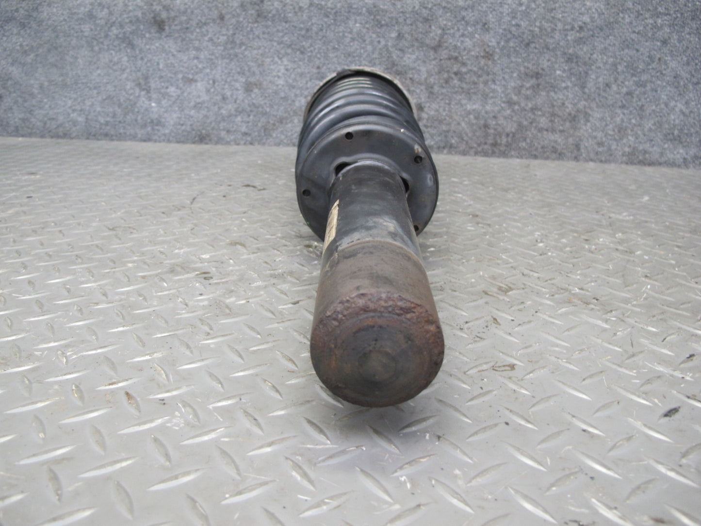 2010-2011 BMW E72 X6 AWD Hybrid Front Left & Right Strut Shock Absorber Set of 2
