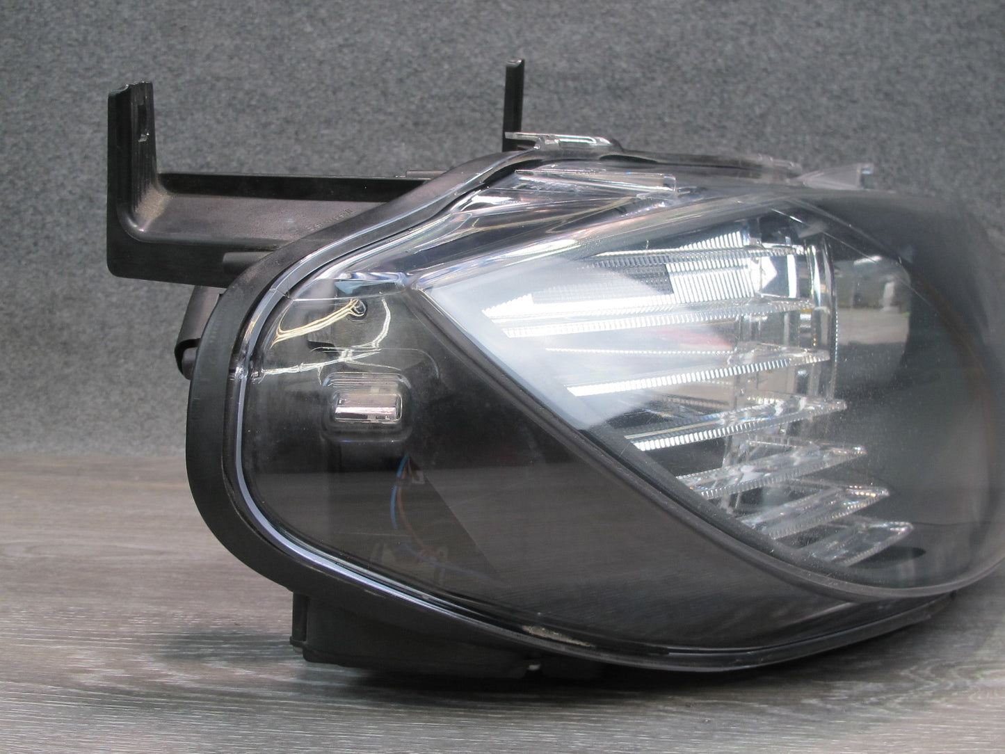 2008-2014 BMW E71 E72 X6 Front Right Xenon HID Adaptive Headlight Lamp w Ballast
