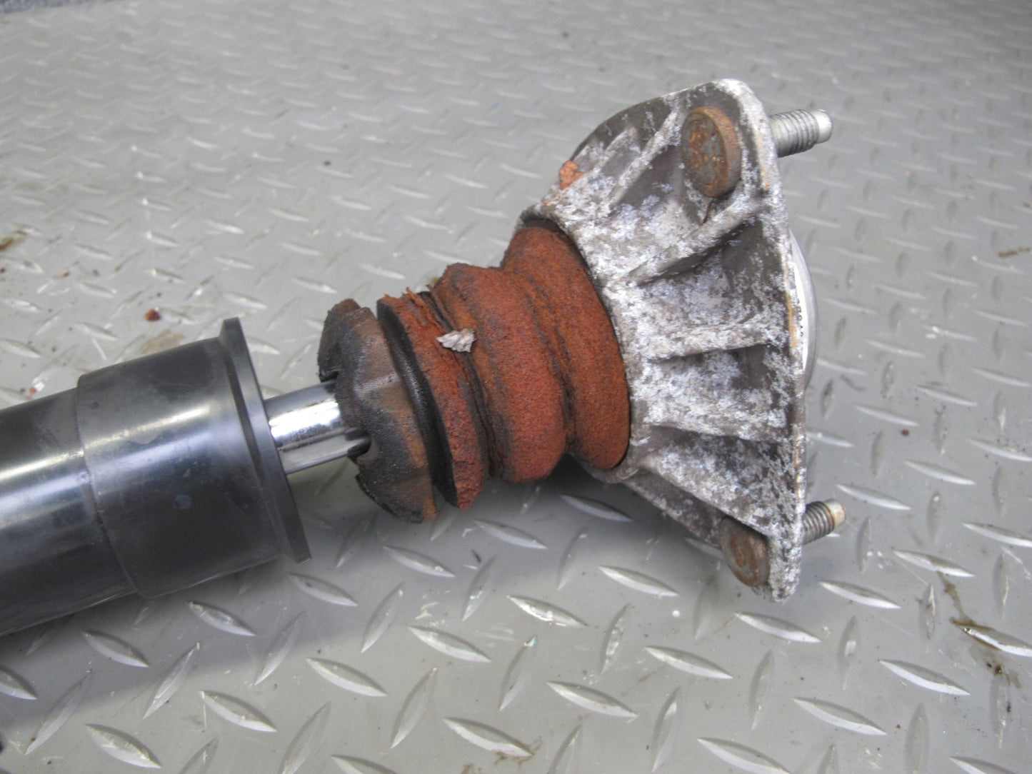 2010-2011 BMW E72 X6 AWD Hybrid Rear Left & Right Strut Shock Absorber Set of 2