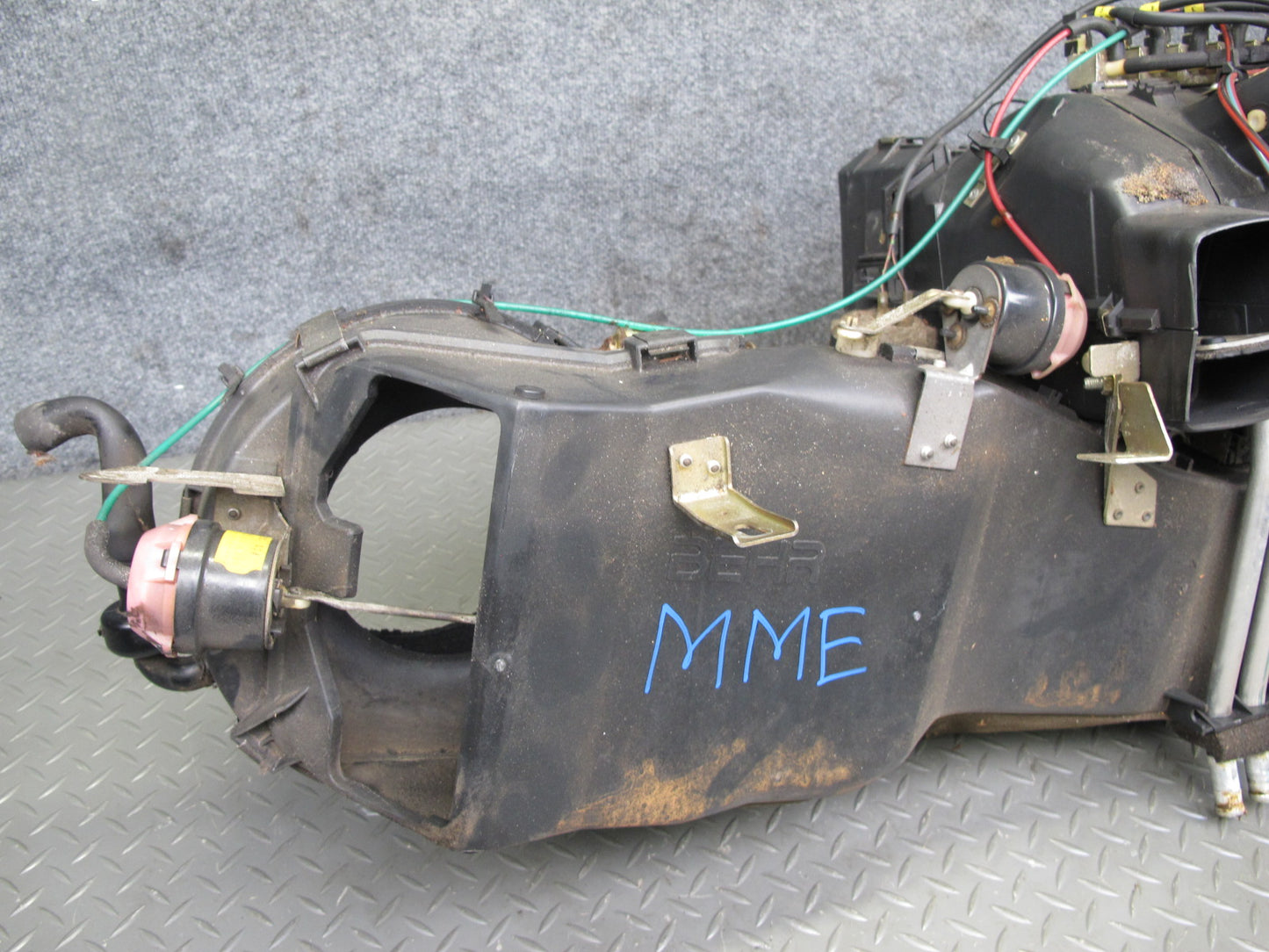 82-85 Mercedes W123 A/C Air Condition Evaporator Heater Climate Box OEM