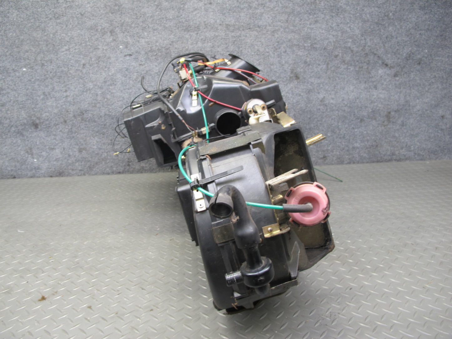 82-85 Mercedes W123 A/C Air Condition Evaporator Heater Climate Box OEM