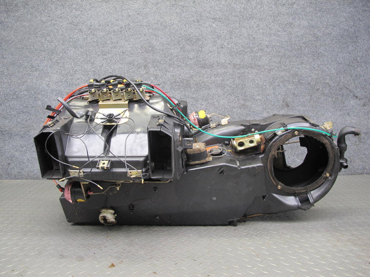 82-85 Mercedes W123 A/C Air Condition Evaporator Heater Climate Box OEM