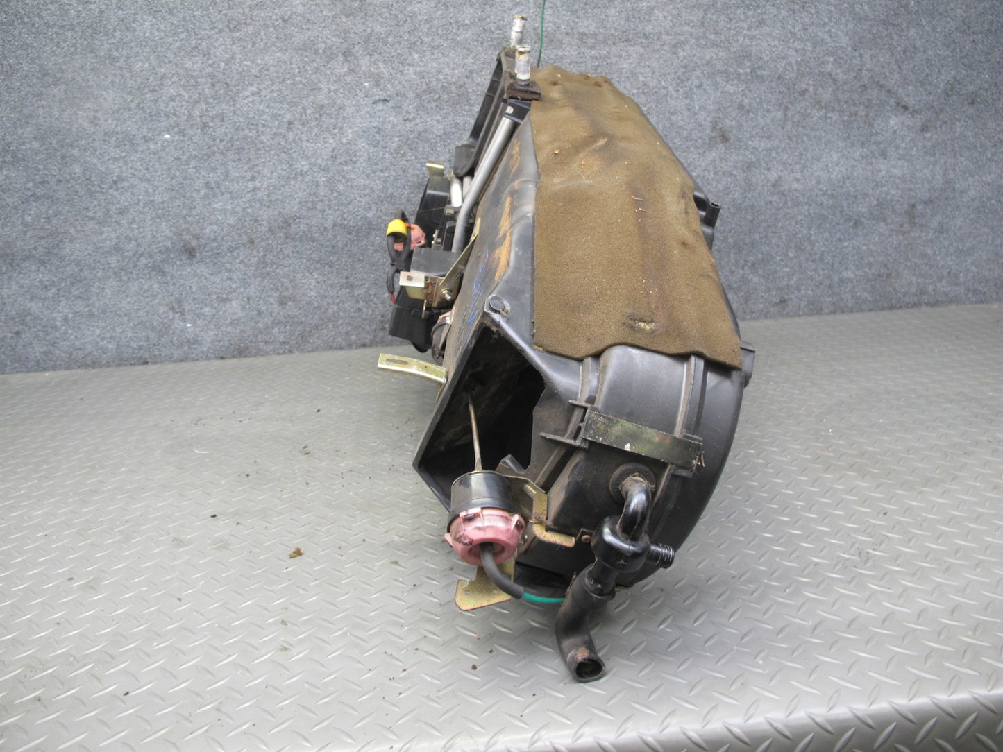 82-85 Mercedes W123 A/C Air Condition Evaporator Heater Climate Box OEM