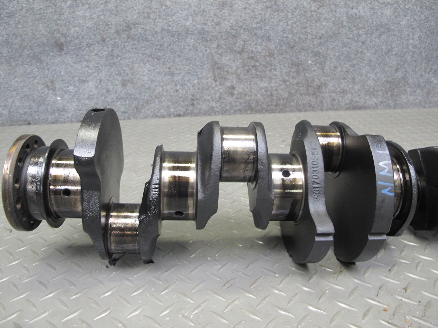 82-85 Mercedes W123 300D 3.0L OM617 617.952 Diesel Engine Crankshaft Unit OEM