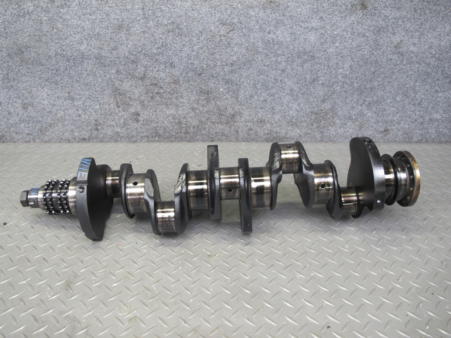 82-85 Mercedes W123 300D 3.0L OM617 617.952 Diesel Engine Crankshaft Unit OEM
