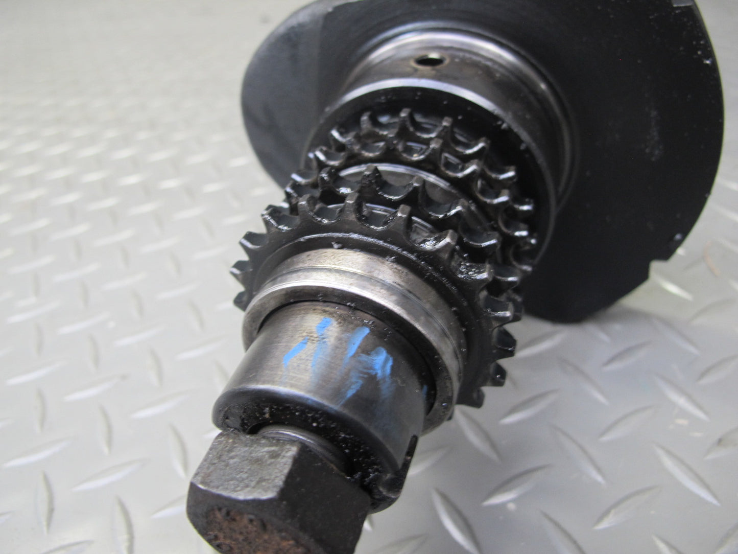 82-85 Mercedes W123 300D 3.0L OM617 617.952 Diesel Engine Crankshaft Unit OEM