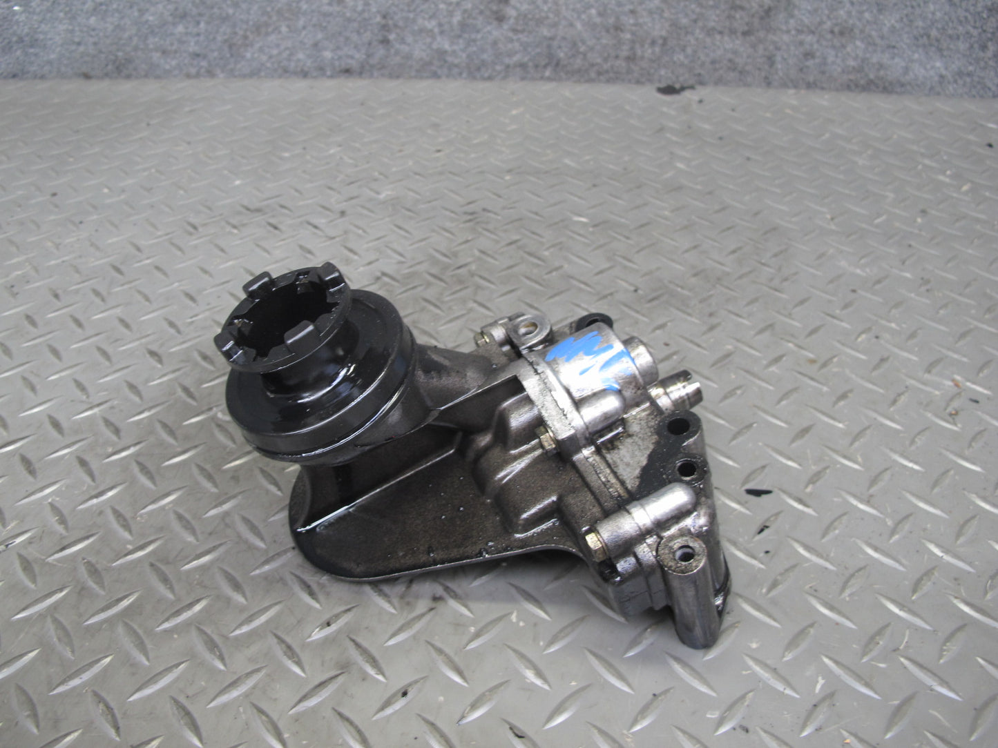 82-85 Mercedes W123 300D 617.952 Diesel Engine Motor Oil Pump 6171810101 OEM