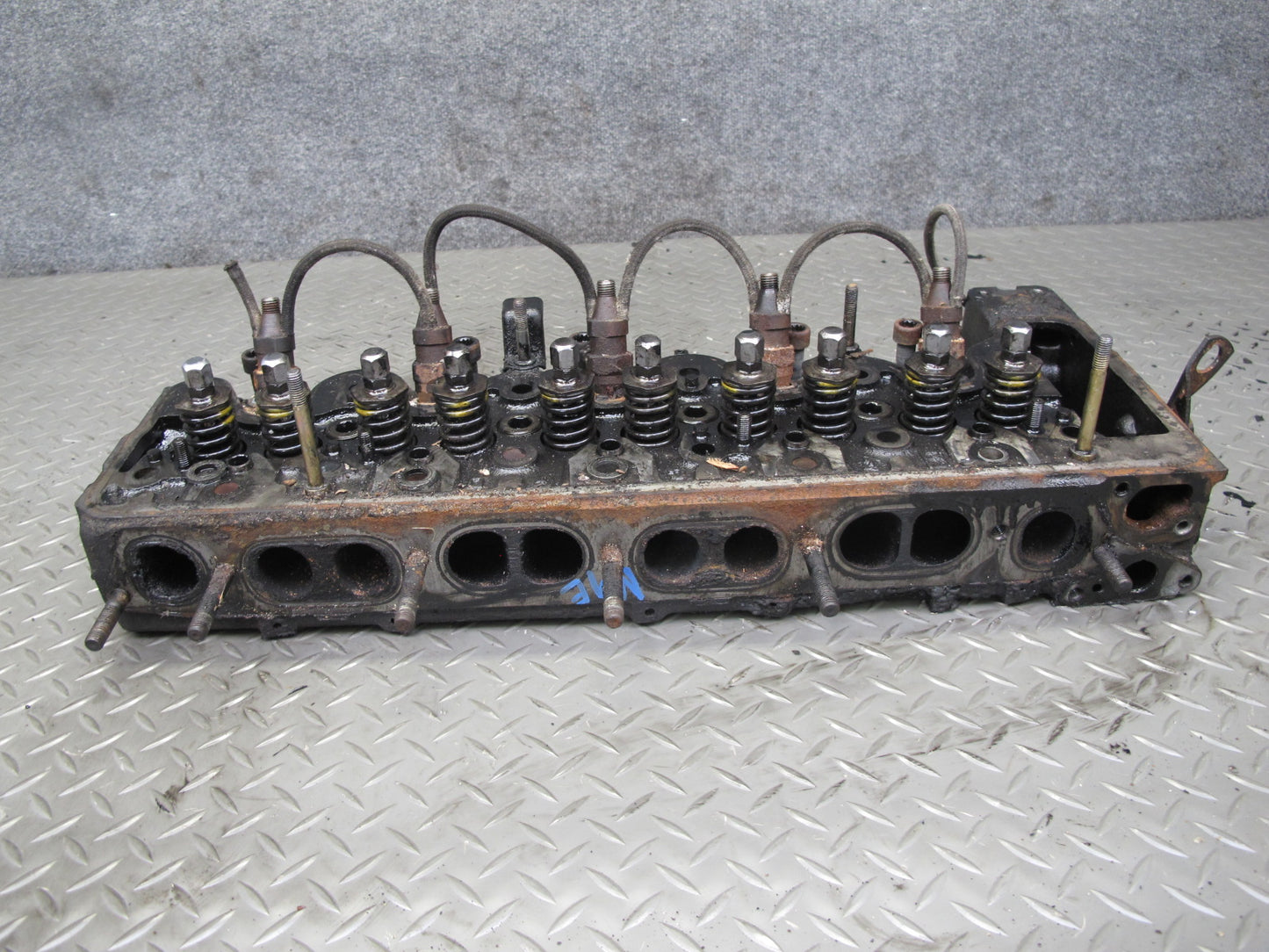 82-85 Mercedes W123 300D 3.0L 617.952 Diesel Engine Motor Cylinder Head OEM