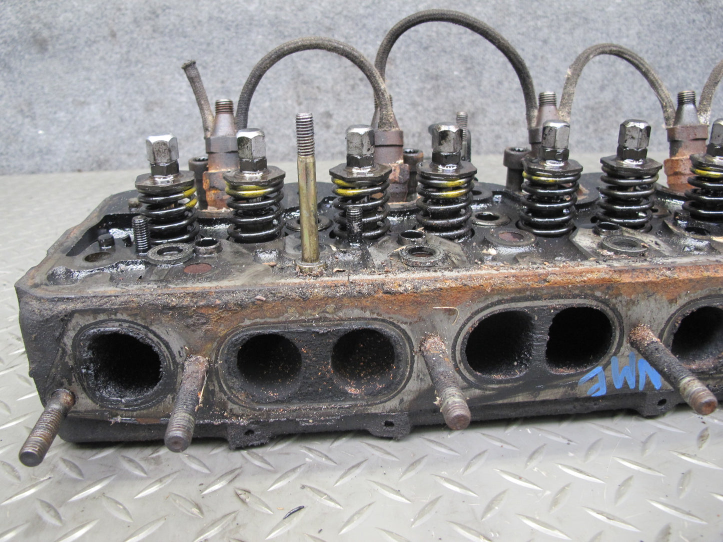 82-85 Mercedes W123 300D 3.0L 617.952 Diesel Engine Motor Cylinder Head OEM