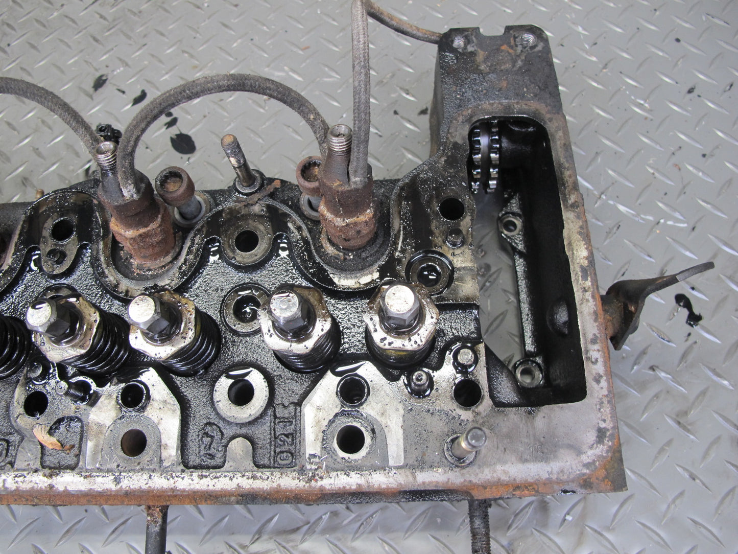 82-85 Mercedes W123 300D 3.0L 617.952 Diesel Engine Motor Cylinder Head OEM