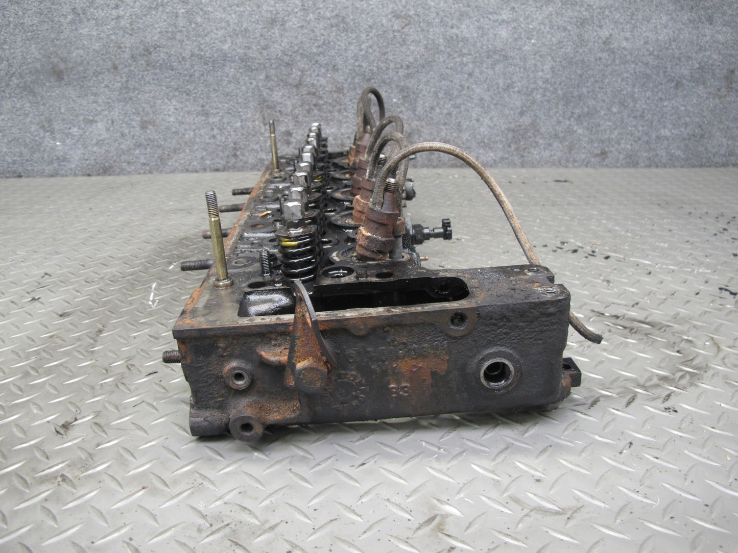 82-85 Mercedes W123 300D 3.0L 617.952 Diesel Engine Motor Cylinder Head OEM