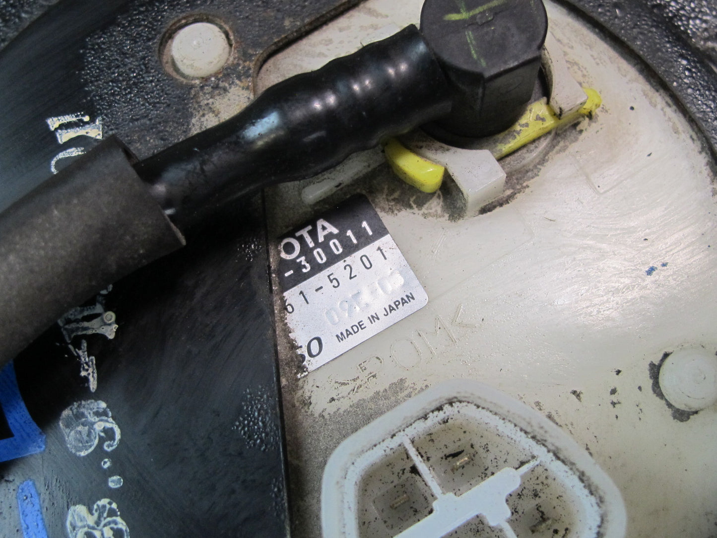 01-05 Lexus JZS160L GS300 Set of 2 Fuel Pump Level Sensor Assembly OEM