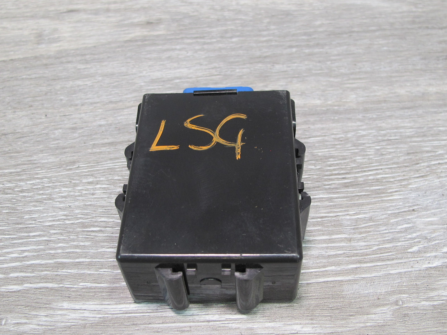 01-06 Lexus UCF30L LS430 BUS Buffer Noise Filter Control Module 89112-50020 OEM