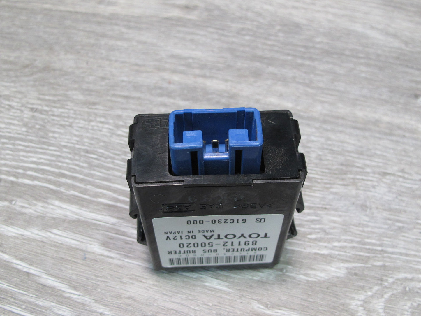 01-06 Lexus UCF30L LS430 BUS Buffer Noise Filter Control Module 89112-50020 OEM
