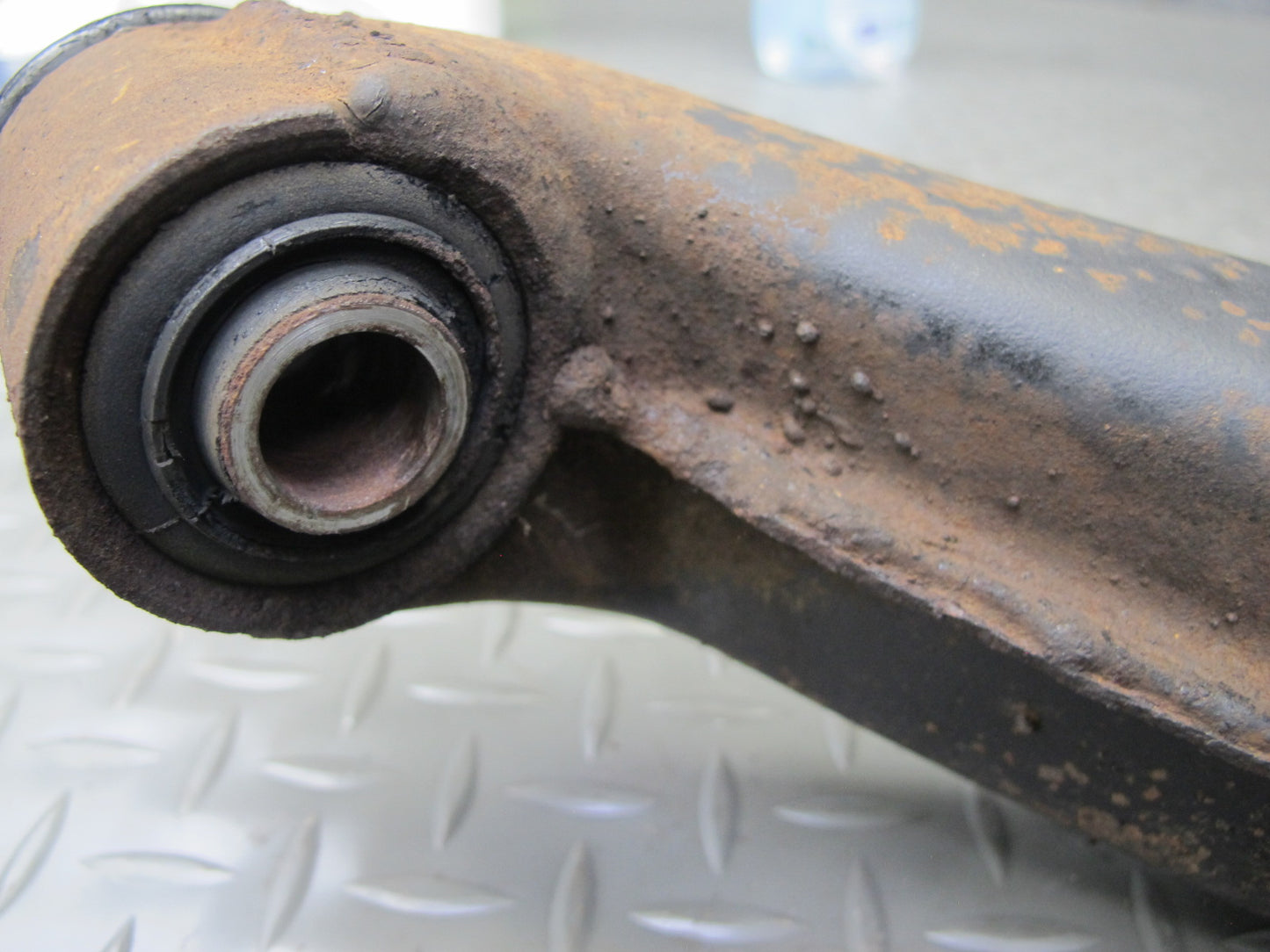 77-85 Mercedes W123 Sedan Rear Right Spindle Knuckle Wheel Hub Bearing OEM
