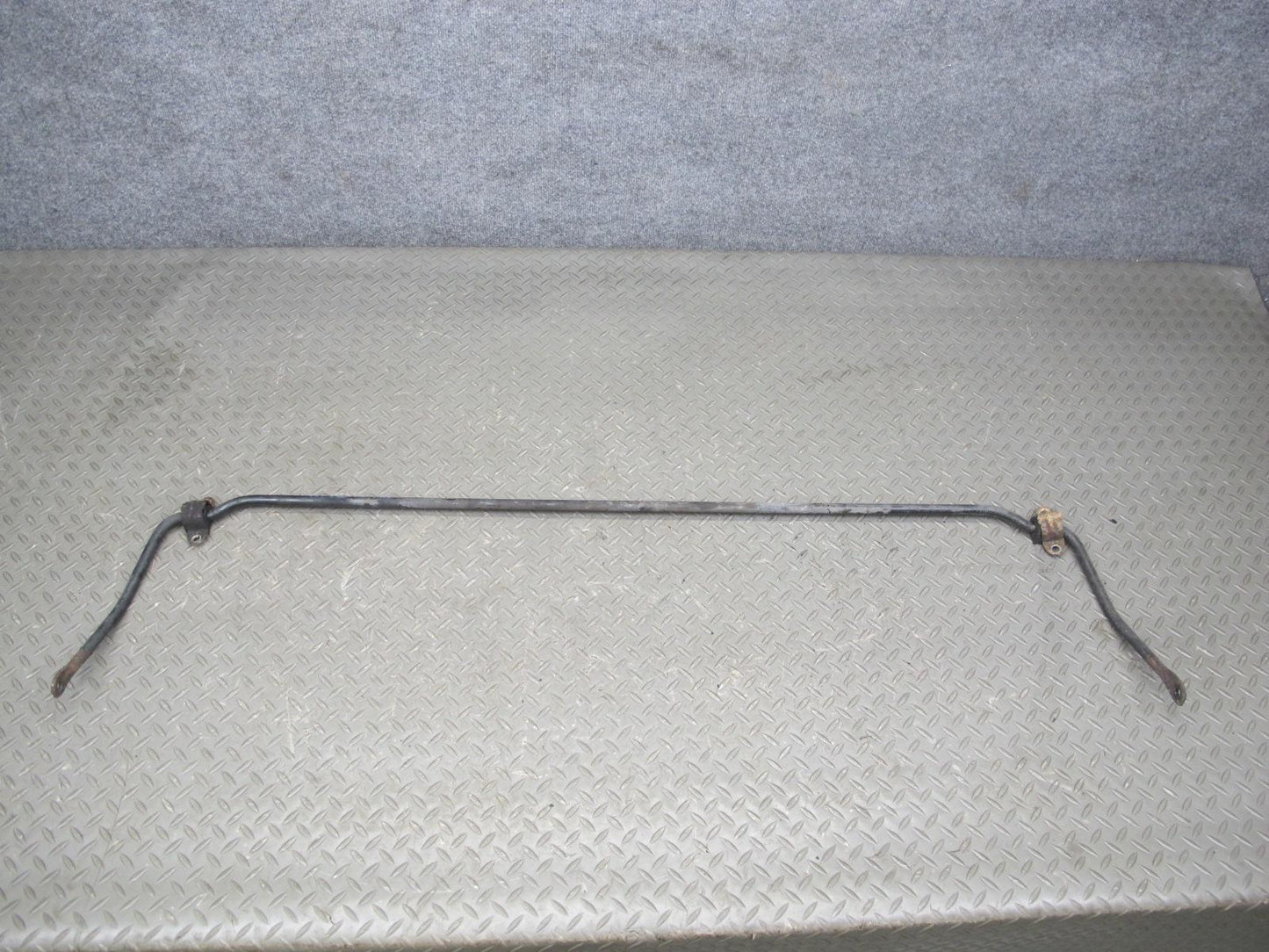 75-85 Mercedes W123 Rear Anti Roll Skate Stabilizer Sway Bar OEM