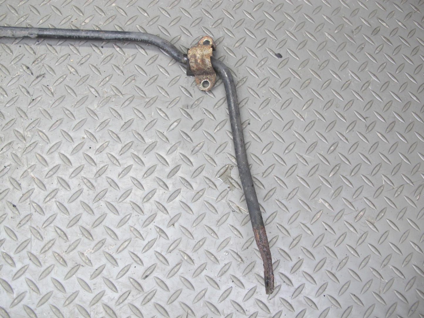 75-85 Mercedes W123 Rear Anti Roll Skate Stabilizer Sway Bar OEM