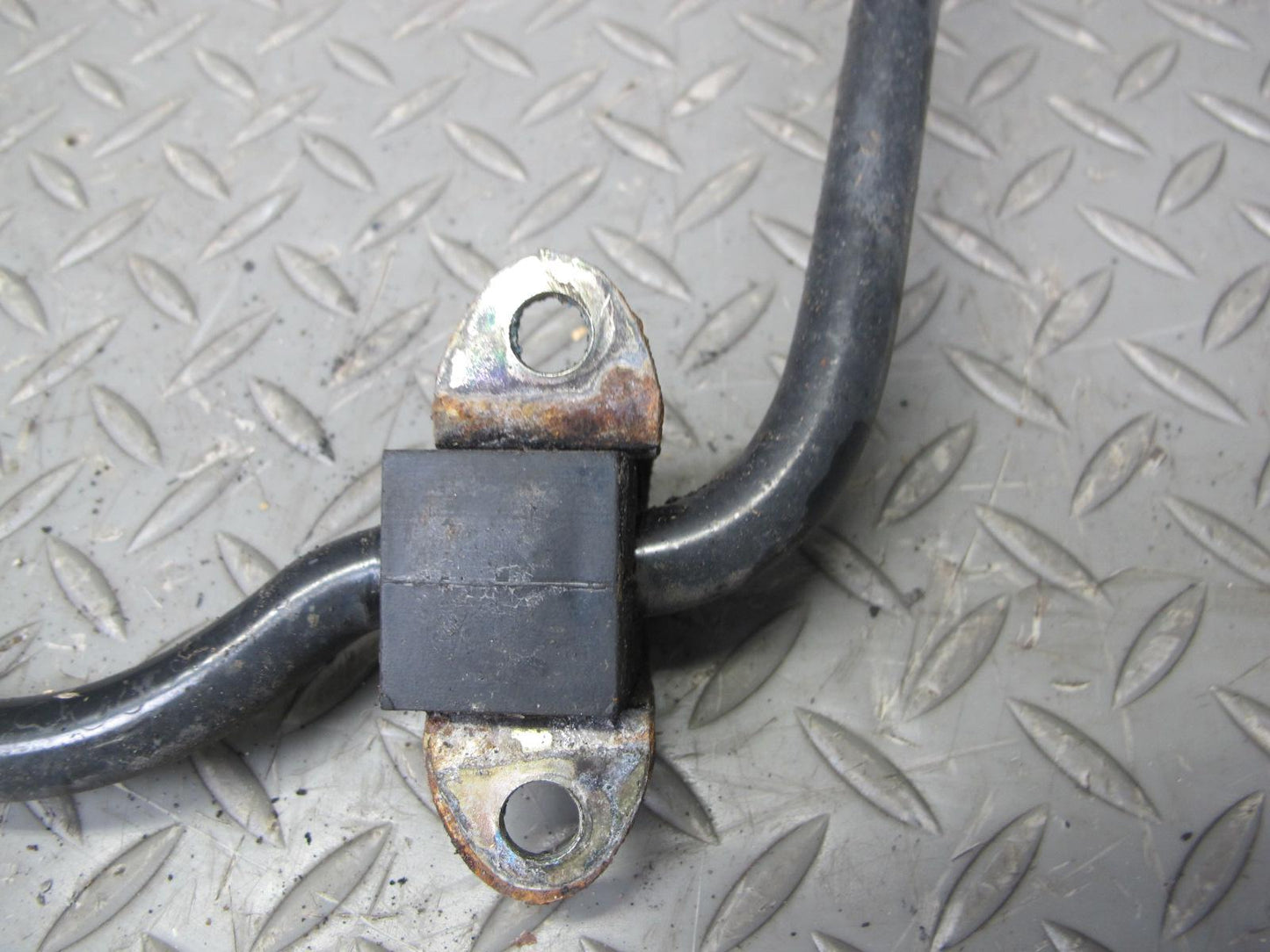 75-85 Mercedes W123 Rear Anti Roll Skate Stabilizer Sway Bar OEM