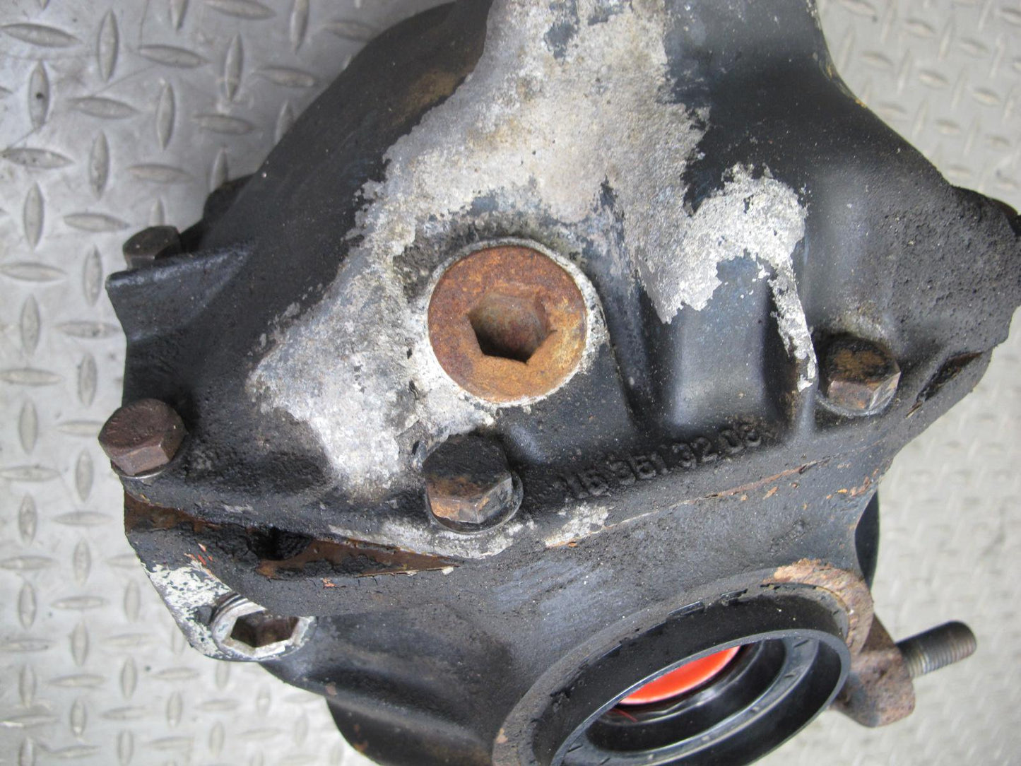 82-84 Mercedes W123 300D Rear Axle Differential Carrier 3.07 Ratio OEM
