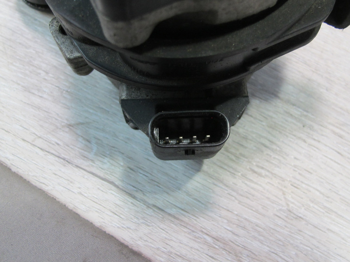 2010-2014 BMW E71 E72 X6 4.4L Auxiliary Electric Water Coolant Pump 7584088