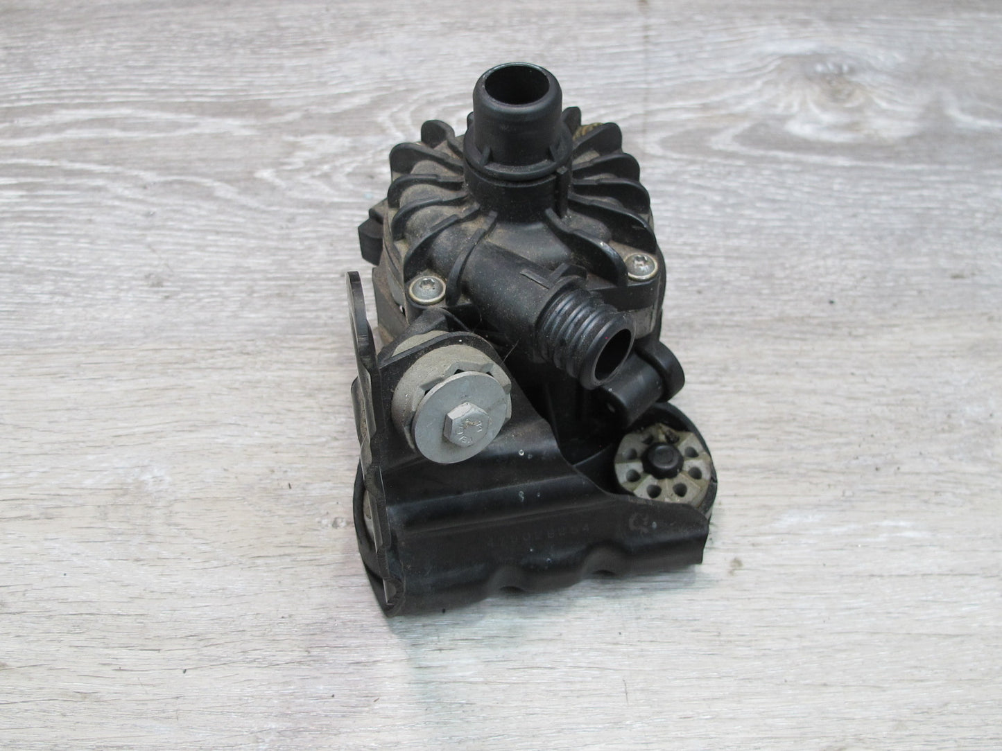 2010-2014 BMW E71 E72 X6 4.4L Auxiliary Electric Water Coolant Pump 7584088