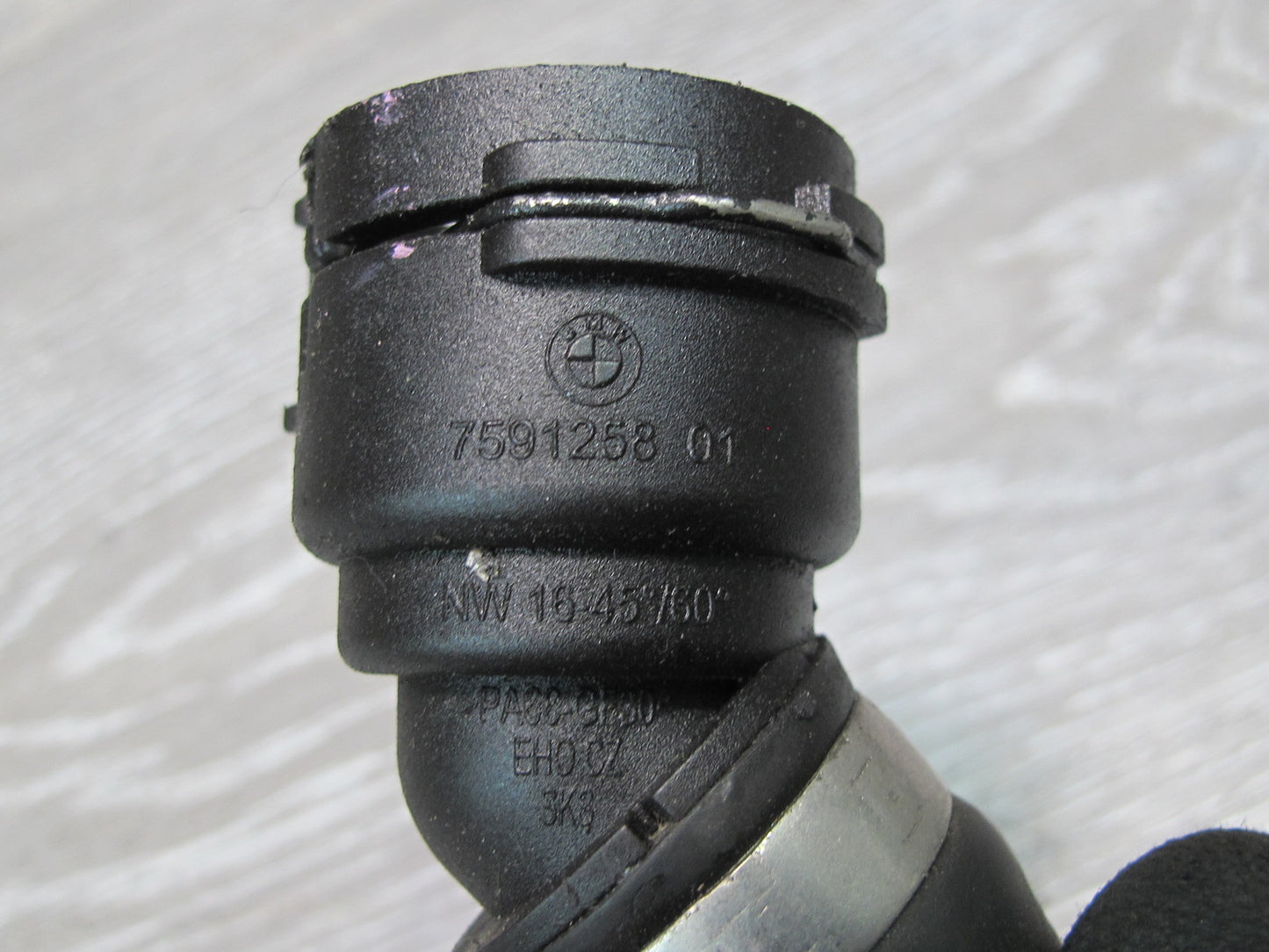 2008-2014 BMW E71 E72 X6 4.4L Engine Cooling Hose Pipe Line