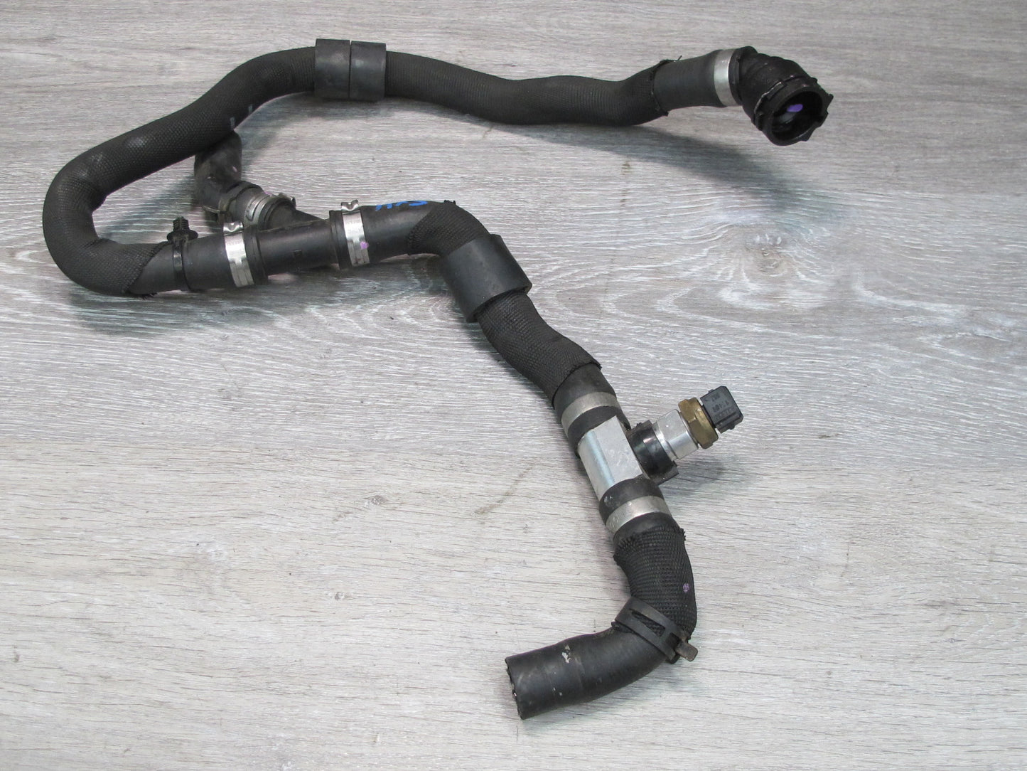 2008-2014 BMW E71 E72 X6 4.4L Engine Cooling Hose Pipe Line