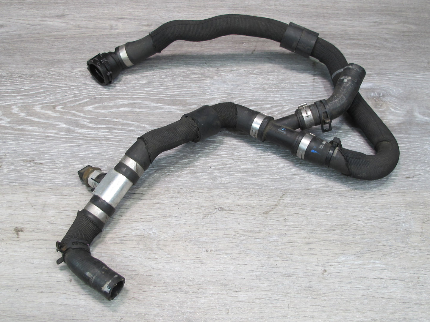 2008-2014 BMW E71 E72 X6 4.4L Engine Cooling Hose Pipe Line