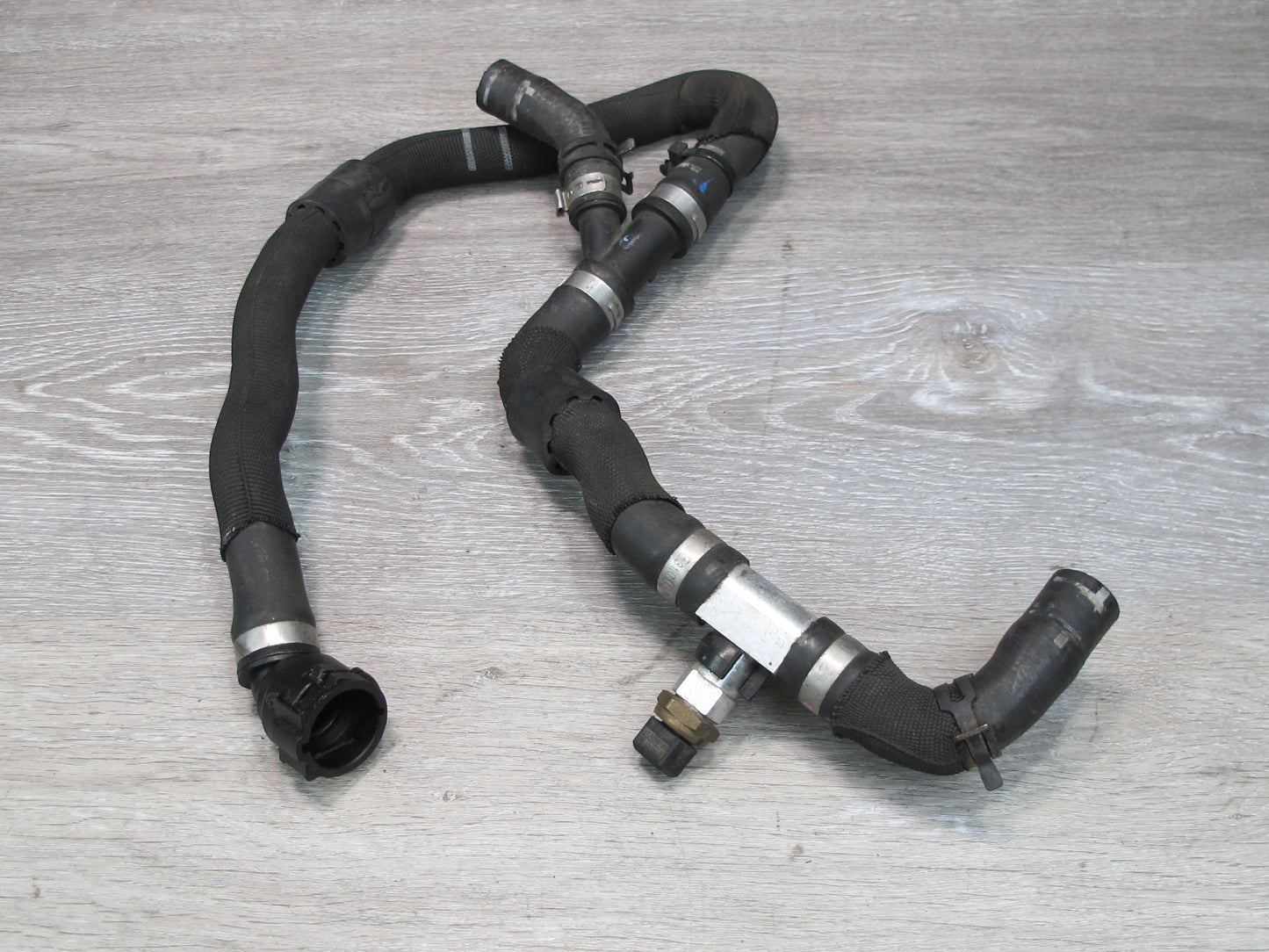 2008-2014 BMW E71 E72 X6 4.4L Engine Cooling Hose Pipe Line