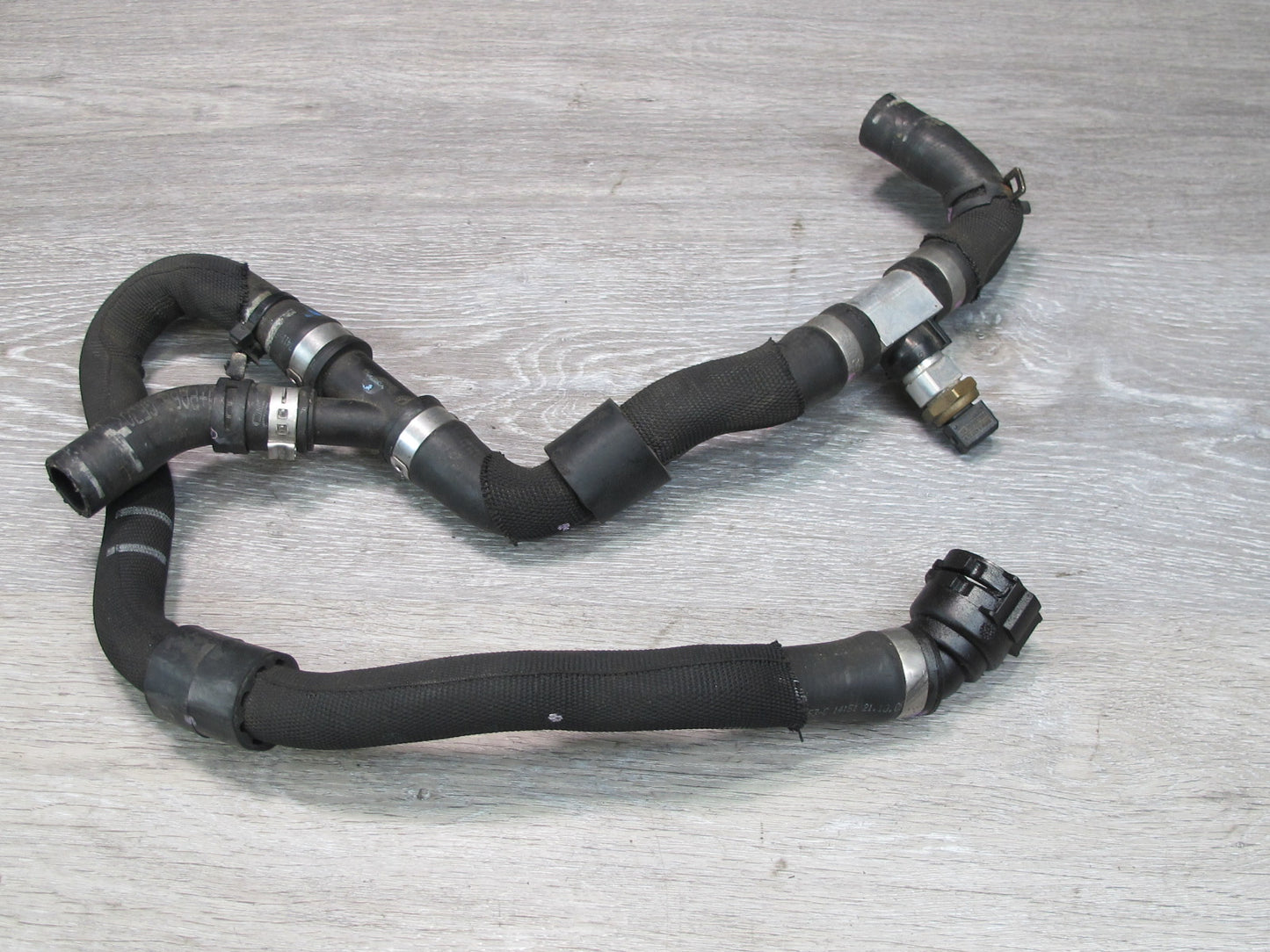 2008-2014 BMW E71 E72 X6 4.4L Engine Cooling Hose Pipe Line