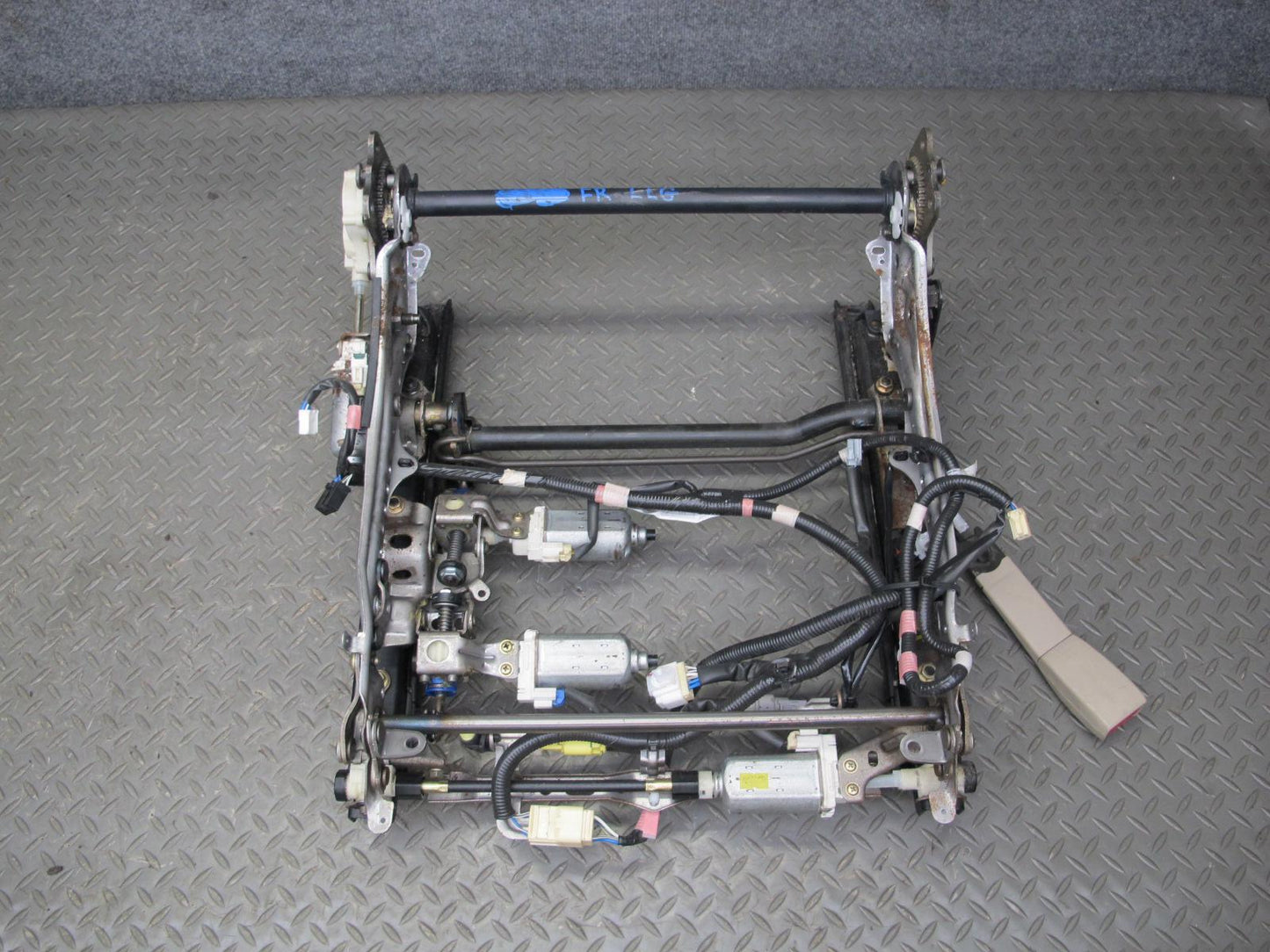00-05 Lexus JZS160L GS300 Front Right Seat Lower Frame Track Rail w Motor OEM