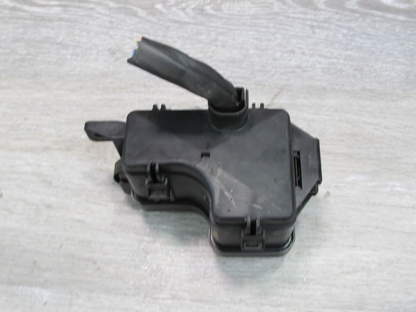 98-00 Lexus UCF20L LS400 Under Hood Small Fan Fuse Relay Box Module OEM
