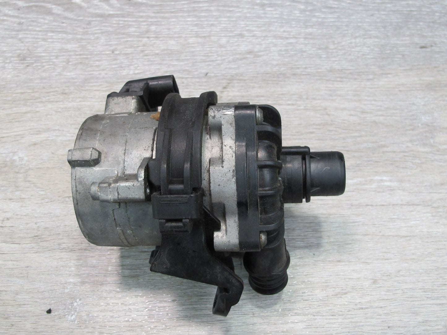 2008-2014 BMW E71 E72 X6 Secondary Auxiliary Electric Water Coolant Pump