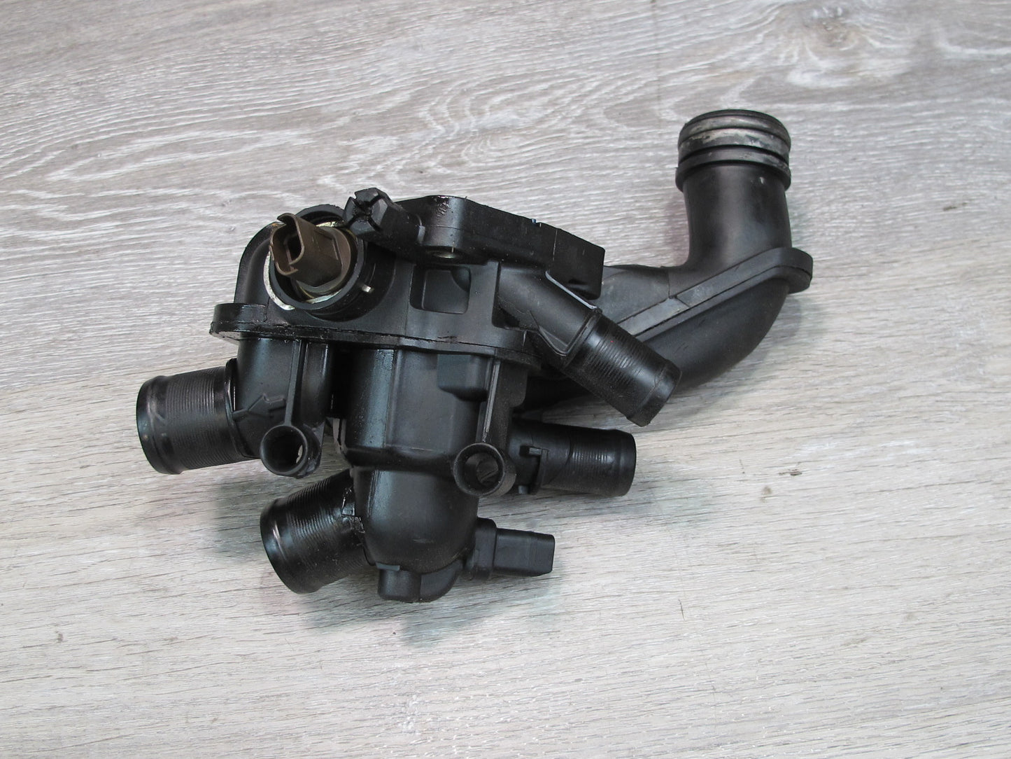 11-12 Mini Cooper R55 R56 R57 R58 R60 N14 N16 Engine Thermostat Housing OEM