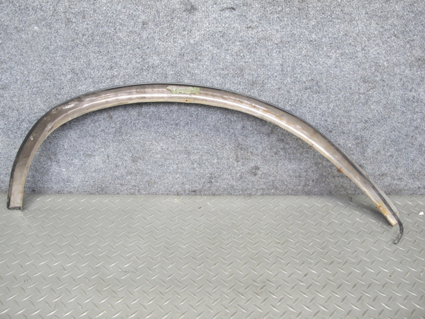 77-85 Mercedes W123 Set of 2 Rear Wheel Arch Fender Flare Chrome Trim Cover OEM