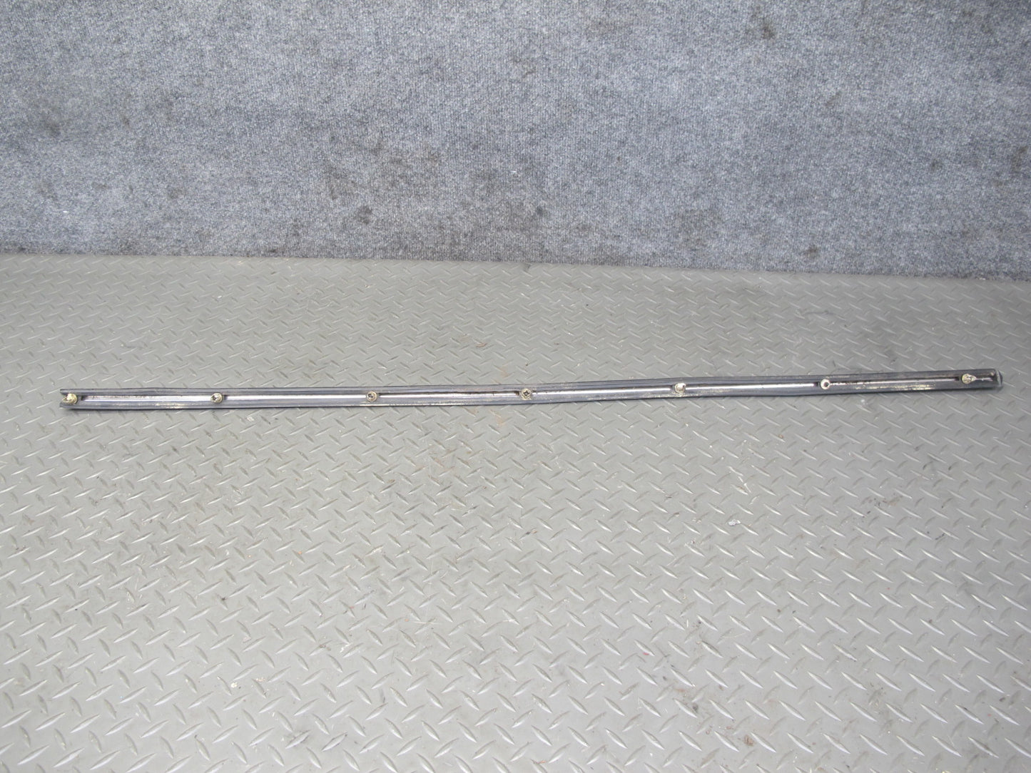 77-85 Mercedes W123 Left Quarter Door Side Chrome Trim Molding SE T OEM
