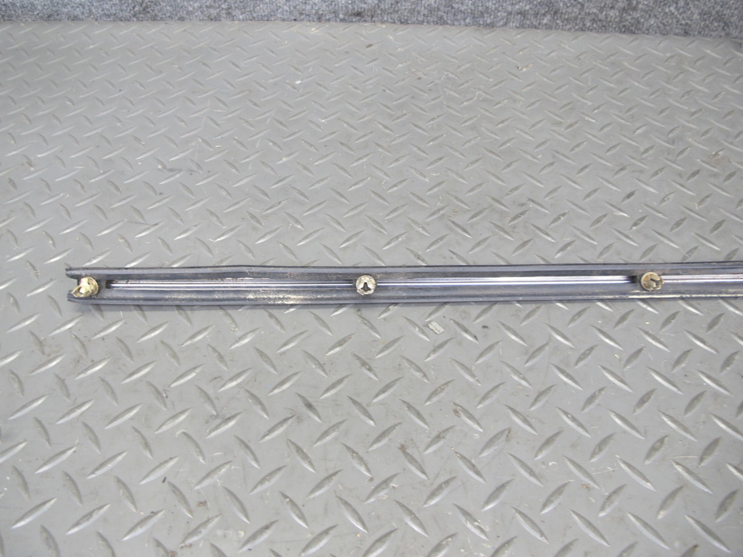 77-85 Mercedes W123 Left Quarter Door Side Chrome Trim Molding SE T OEM