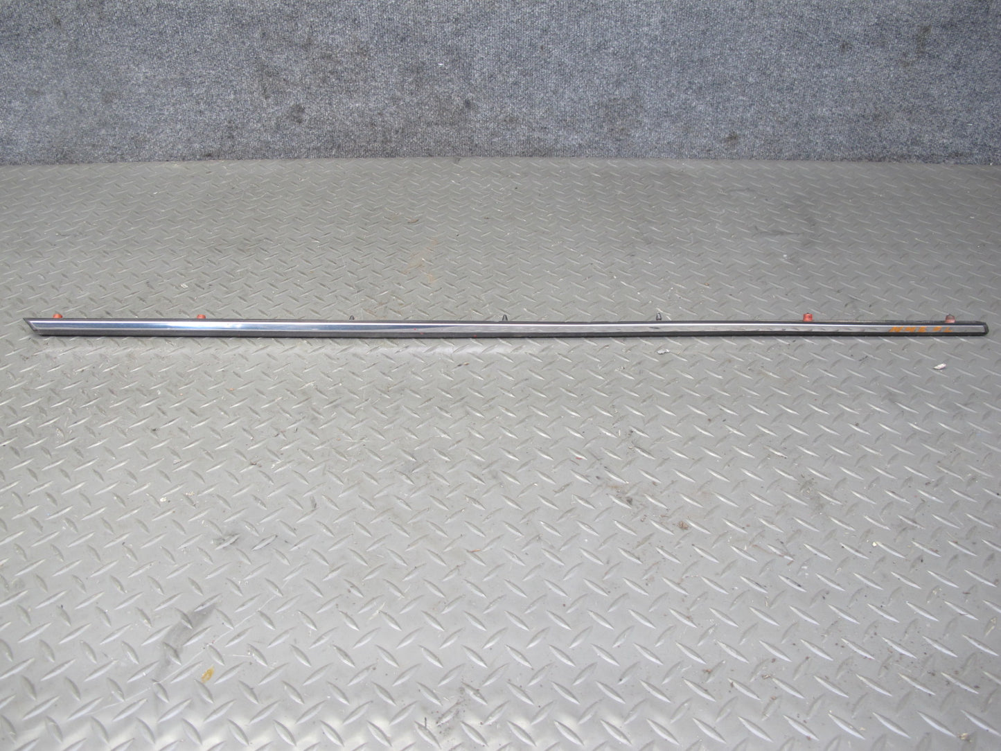 77-85 Mercedes W123 Left Quarter Door Side Chrome Trim Molding SE T OEM