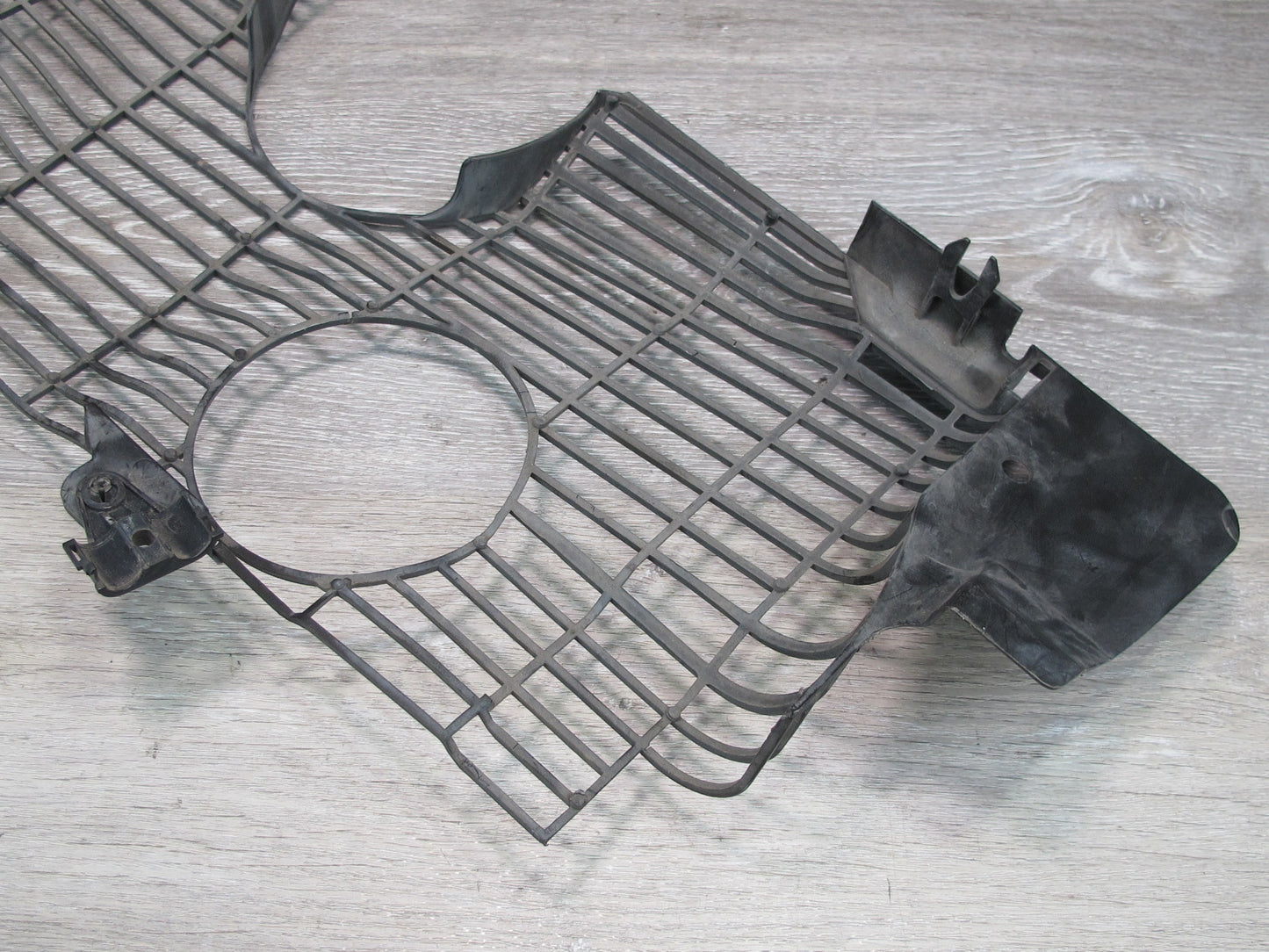 94-99 Mercedes W140 M119 Engine Cooling Fan Shroud Cover Grille 1405050388 OEM