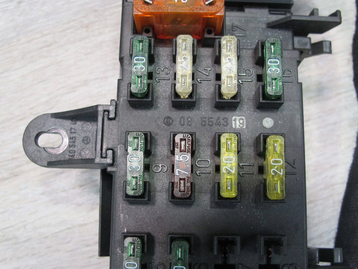 94-99 Mercedes W140 Rear Trunk Fuse Relay Box 1405451701 OEM