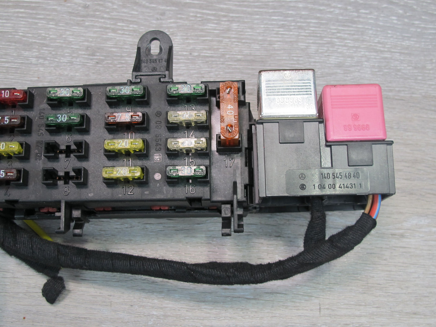 94-99 Mercedes W140 Rear Trunk Fuse Relay Box 1405451701 OEM