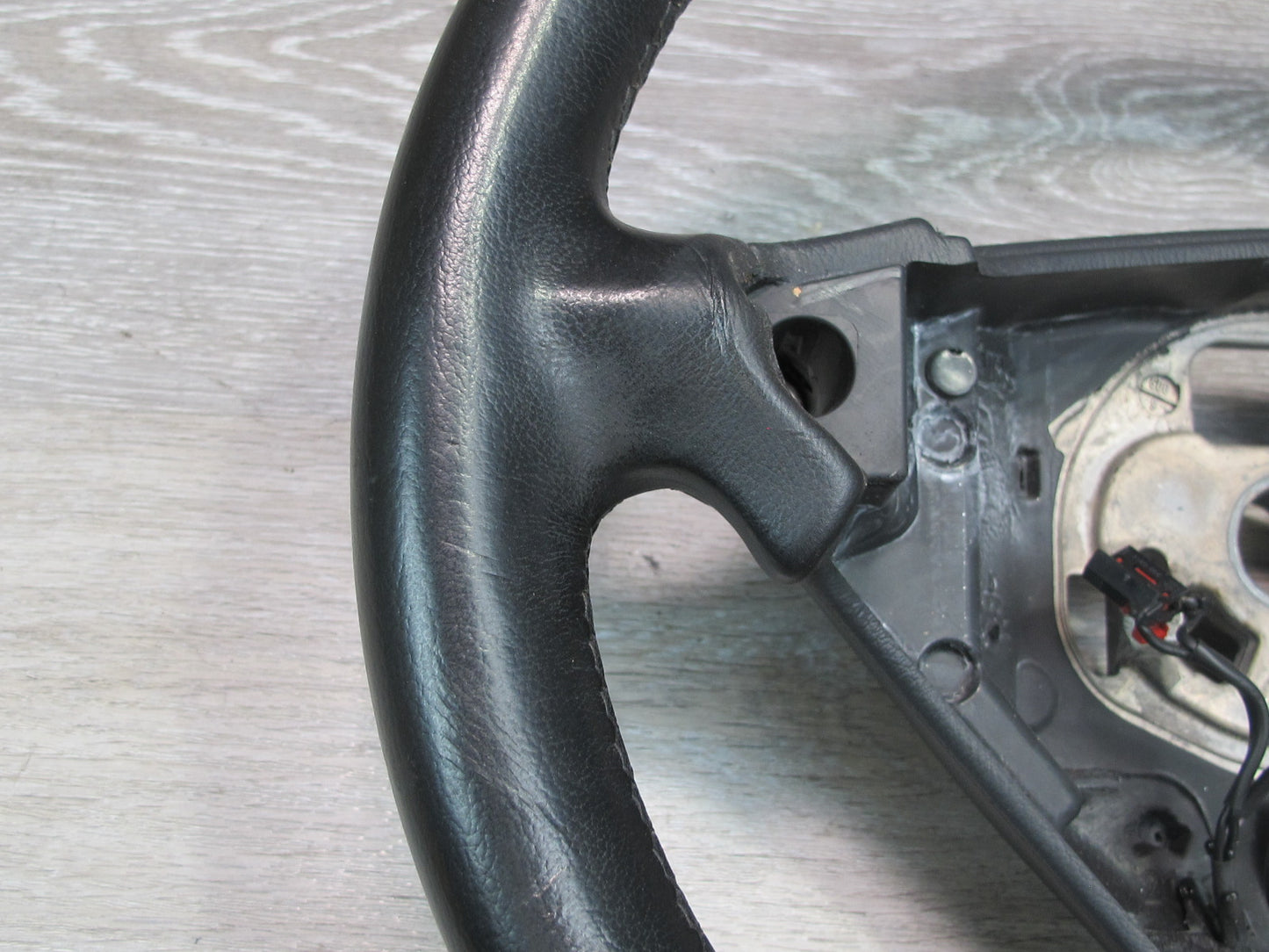 2008-2010 Porsche Cayenne 957 Front Left Leather 3 Spoke Steering Black
