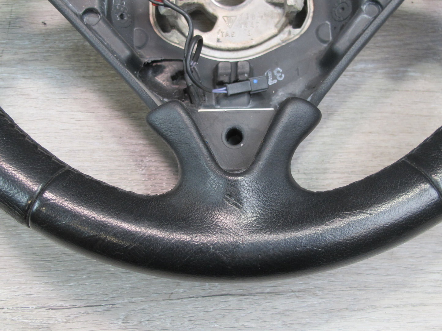 2008-2010 Porsche Cayenne 957 Front Left Leather 3 Spoke Steering Black