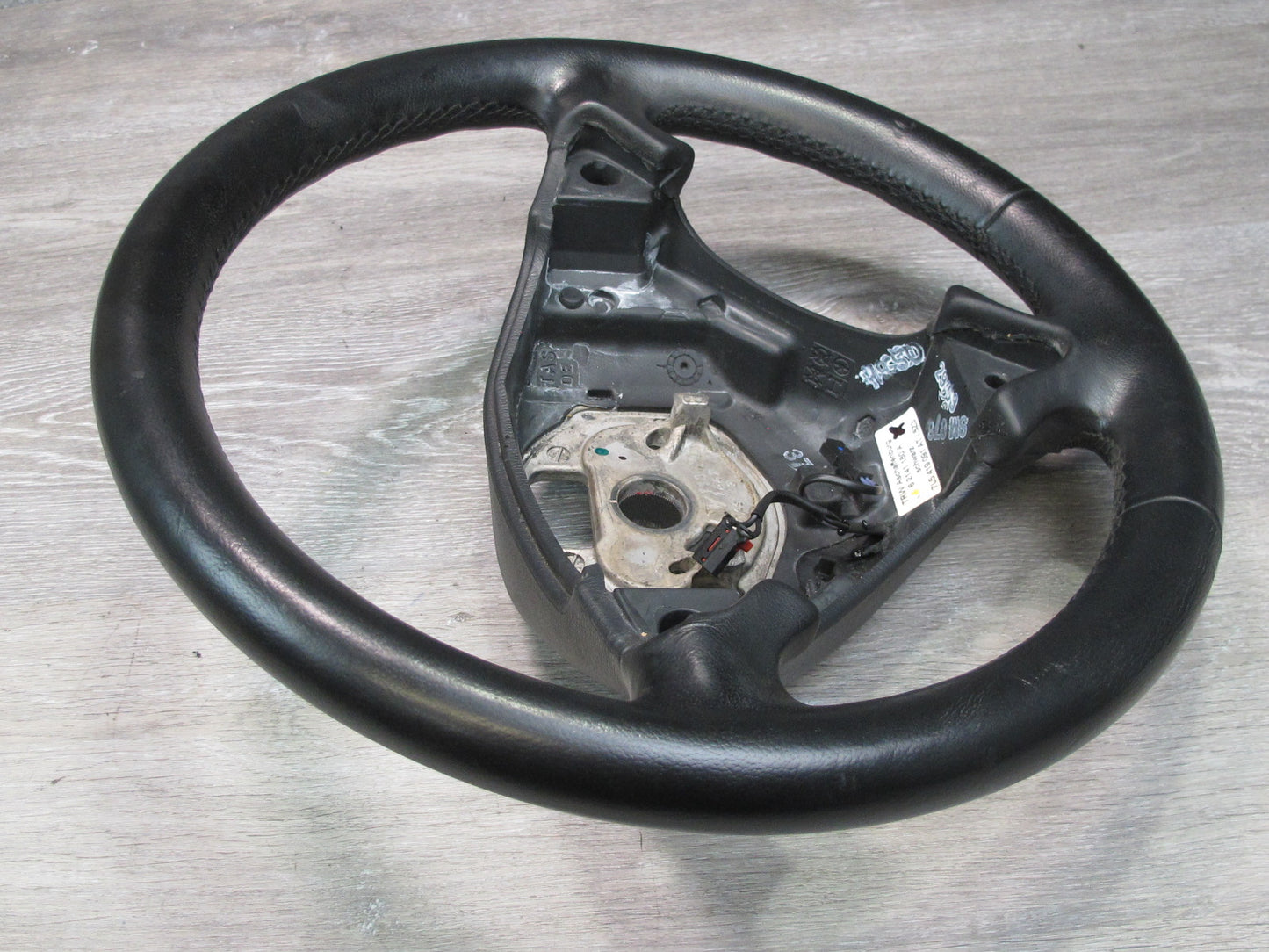 2008-2010 Porsche Cayenne 957 Front Left Leather 3 Spoke Steering Black