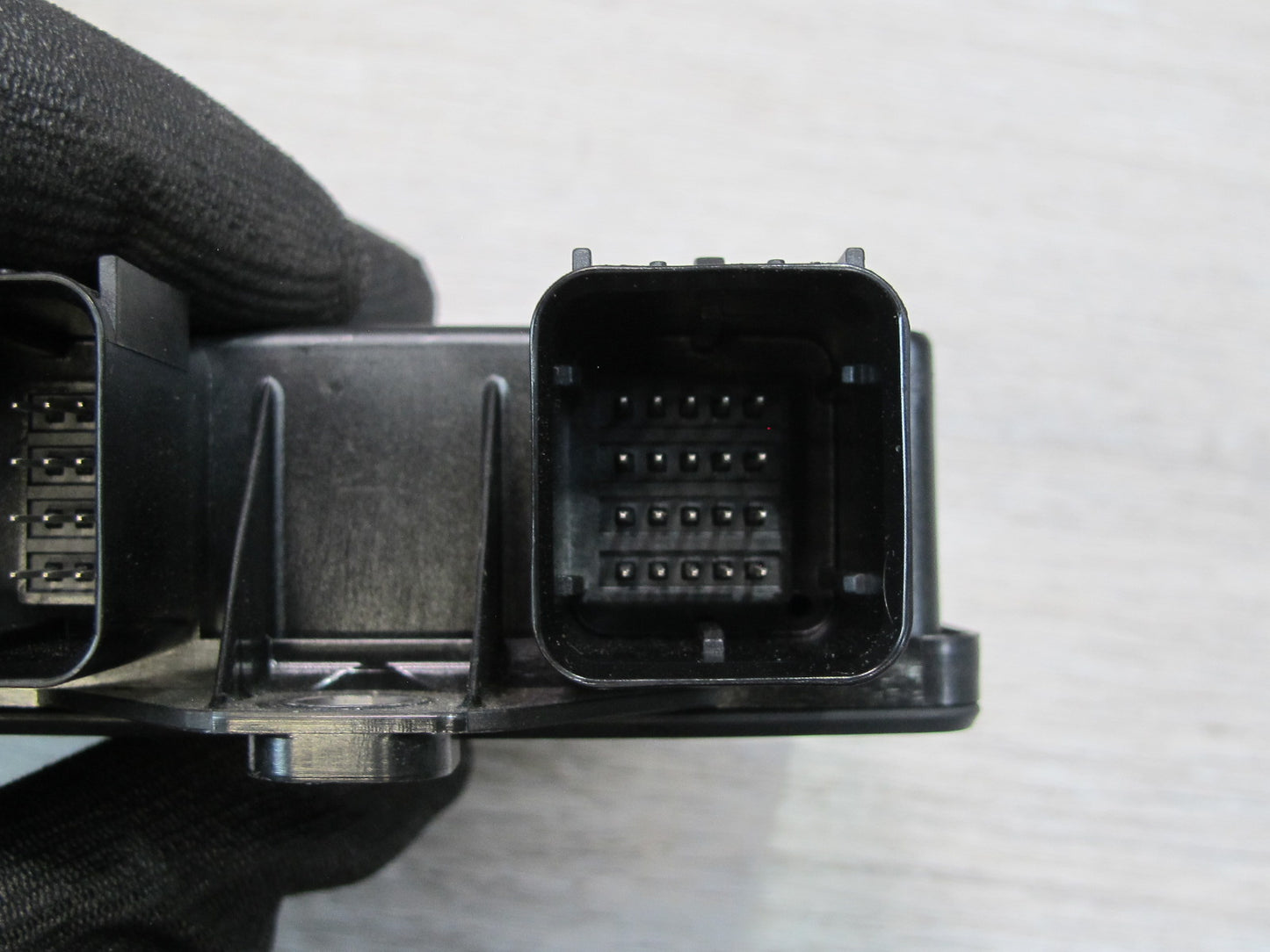 2008-2010 Porsche Cayenne 957 Front Right Seat Occupancy Weight Sensor