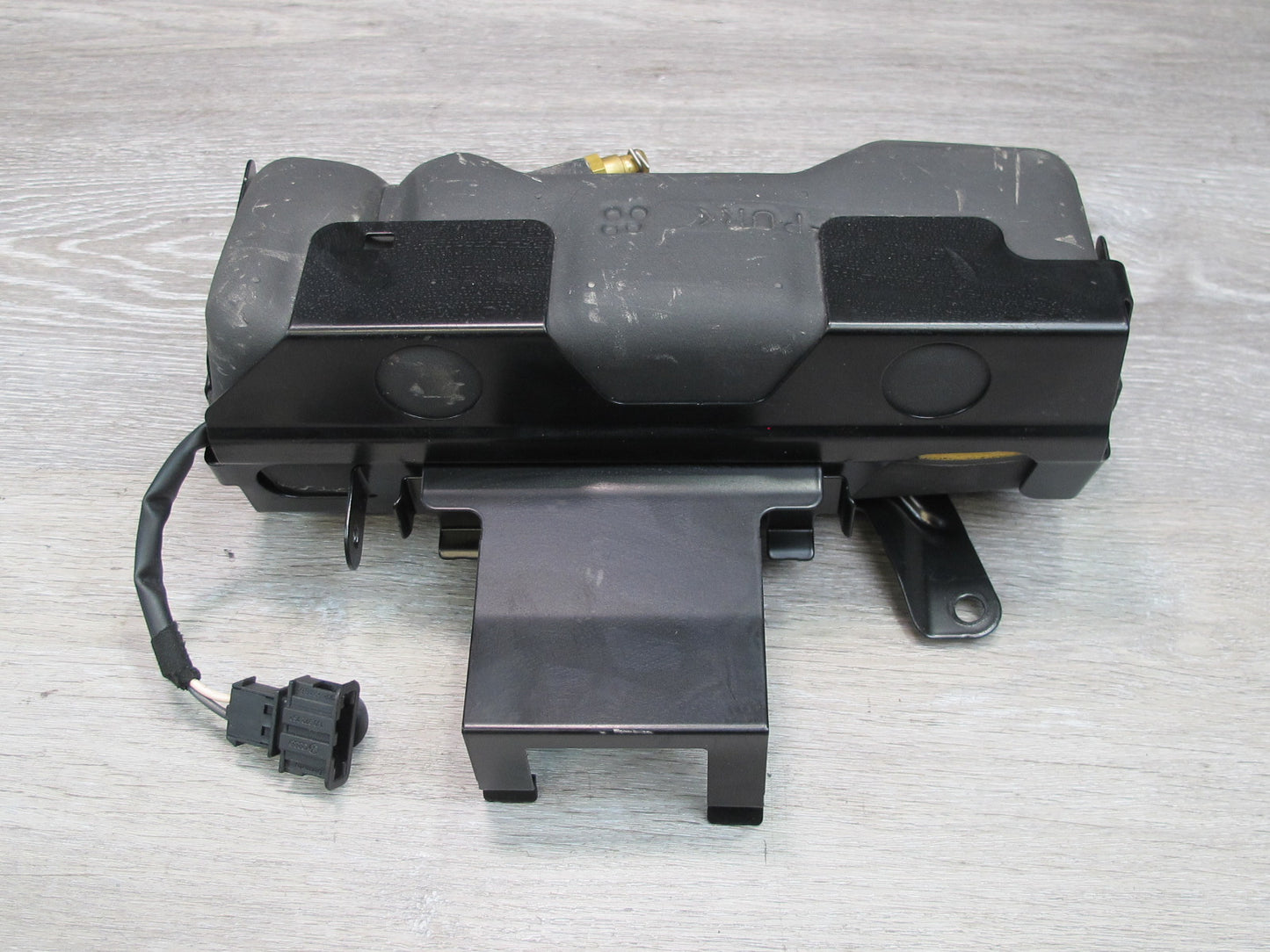2008-2010 Porsche Cayenne 957 Rear Tailgate Trunk Lid Hydraulic Pump Motor