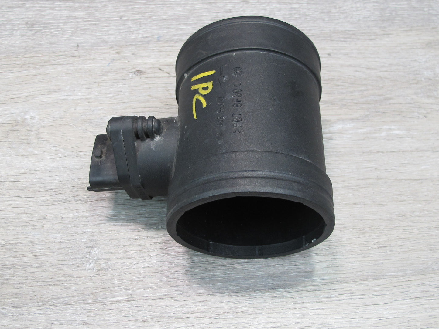 2008-2010 Porsche Cayenne 957 GTS Mass Air Flow Sensor Housing MAF 7L5906461B