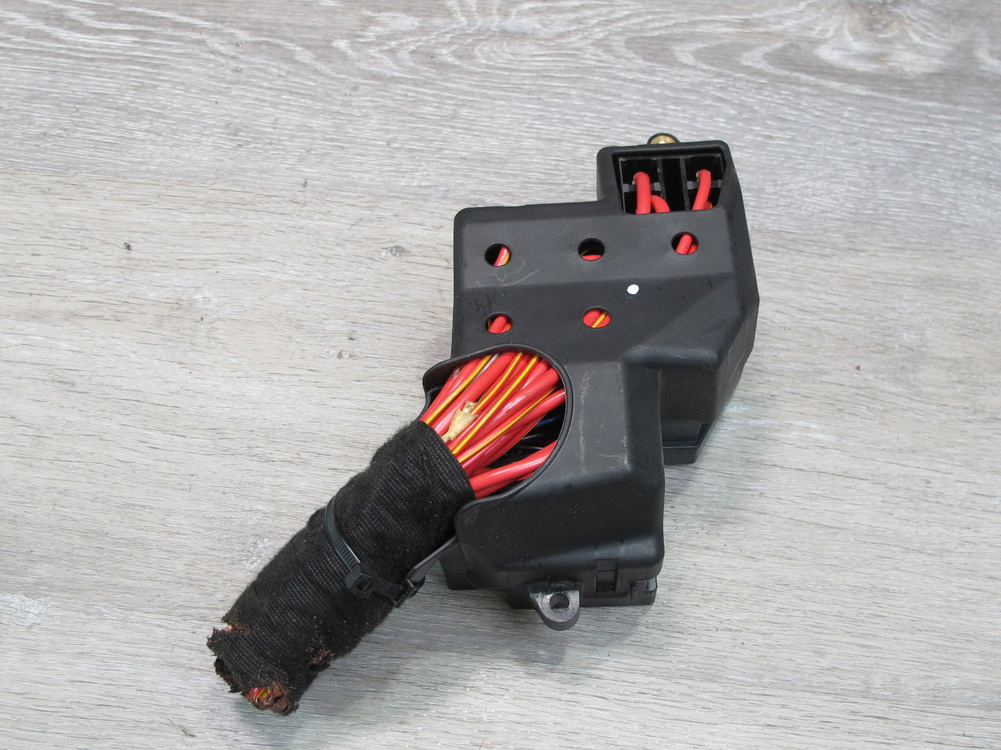 2008-2010 Porsche Cayenne 957 Dash Front Right Fuse Relay Box Module